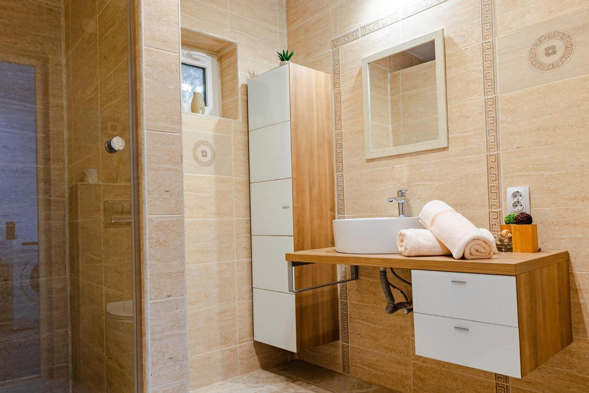 Christian Haus Sibiu Hotel Bagian luar foto